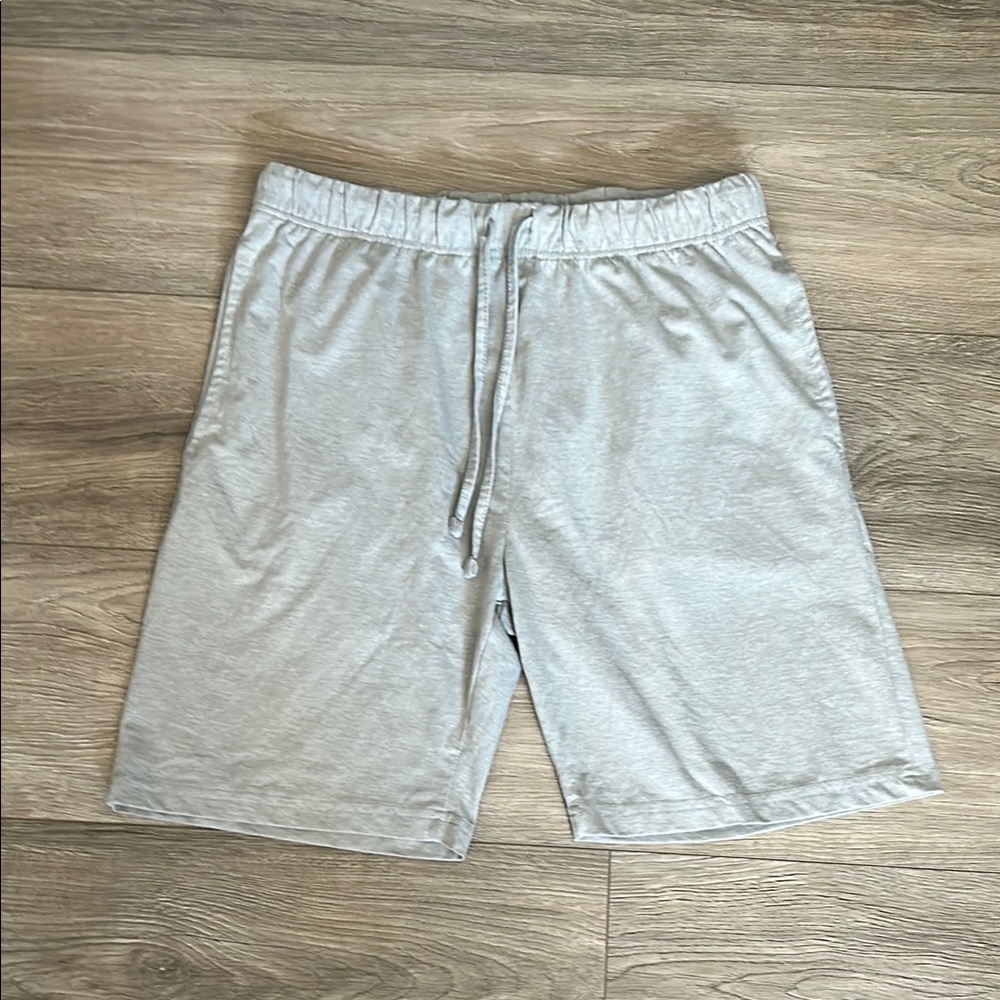Gray Athletic Shorts with Elastic Waistband Men’s Size‎ M